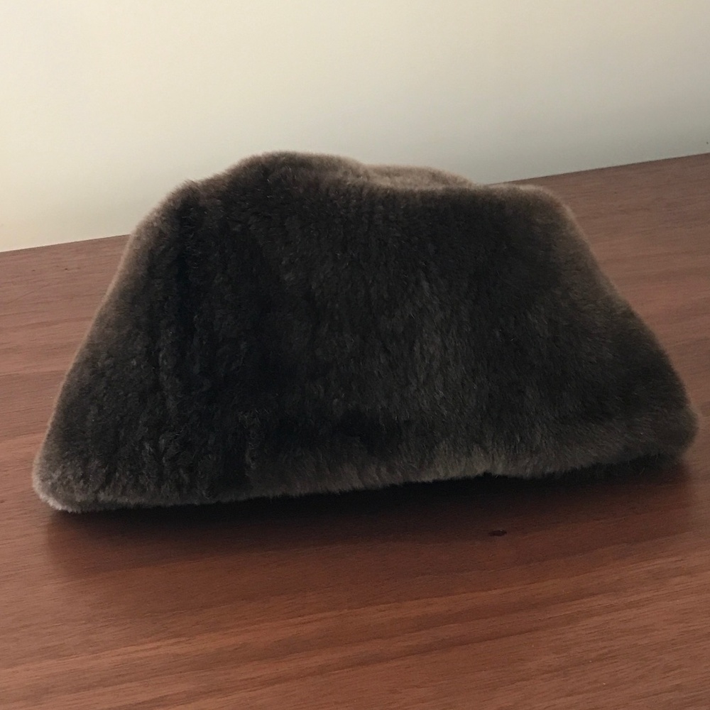LUXURY SHEARED MINK PILL BOX HAT - Picture 7 of 8